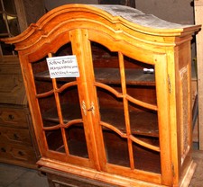 Hängevitrine, Barock ,deutsch 1780, Kirsch massiv H 103cm,Br.109 cm, Tiefe 36 cm
