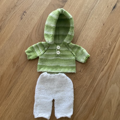 Handgestrickte kleidung - kleidung, f