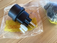 Steckdosen-Ersatzstecker mit