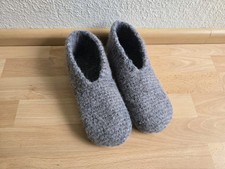 Filzschuhe Puschen Pantoffel Hausschuhe Handarbeit NEU Gr 44 / 45 grau