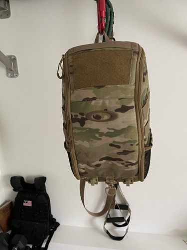 Oakley sling bag - oakley,