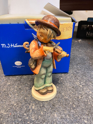 Hummel figur iii - hummel, 2/iii
