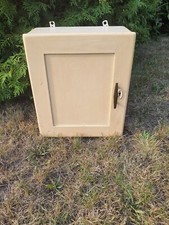 Altes DDR Wandschränkchen