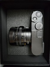 Leica Q2 47.3MP Kompaktkamera - Schwarz