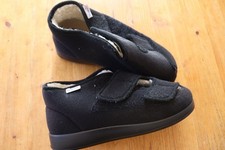 Hausschuhe / Therapieschuhe