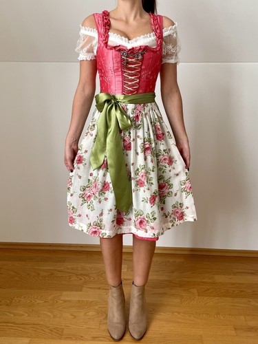 Dirndl mit charivari kette - mit,