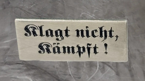 Pin klagt nicht - pin, kämpft