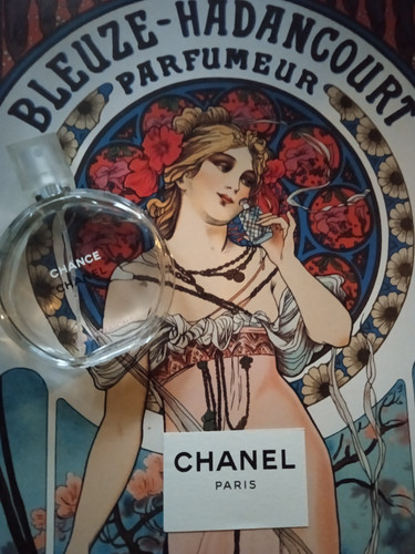 Leere parfum flakon von chanel - flakon,