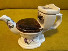 Teekanne Kanne Figurenkanne England WC Tony Carter Toilette