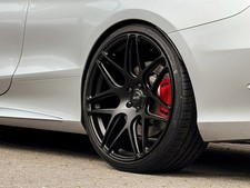 Alufelgen 10x22 Zoll 5x130 ET50  Winterfelgen racing schwarz Porsche Cayenne