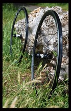 HANDGEBAUTE NEUE DT Swiss 350 DT Swiss RR511 Felgen Sapim CX-Ray Wheels