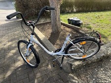 Praktisches Klapprad in weiß