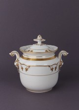 Große antike Porzellan