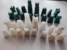 Schachspiel aus jadeartigem