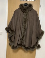 Pelz Fell Poncho Umhang Cape