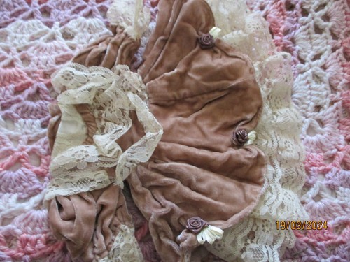 Hellbraunes samtkleid puppe - hellbraunes,