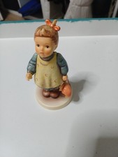 Hummel Goebel Figur - Mädchen