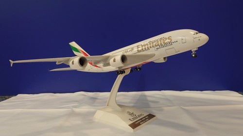Airbus a380 800 eda - airbus, a6-eda