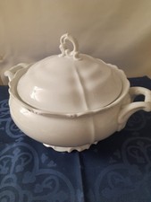 Suppenterrine mit Deckel weiss