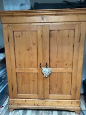 Antiker Weichholzschrank aus der Biedermeierzeit