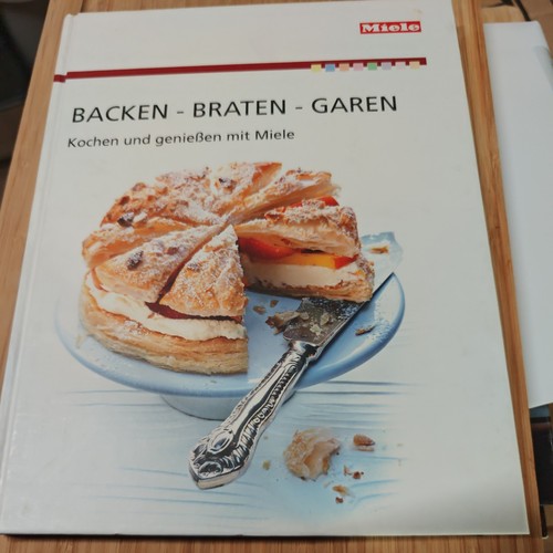 Miele kochbuch backen - -,