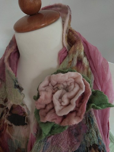 Brosche rose filzblüte - brosche,