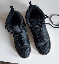 Nike Stiefel schwarz 43 UK 8,5