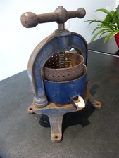 Jugendstil Saftpresse Kelter alt antik Beerenpresse Weinpresse Gusseisen Presse