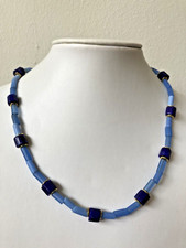 Blaue Kette aus alten