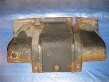 Opel Frontera B: Motorschutz