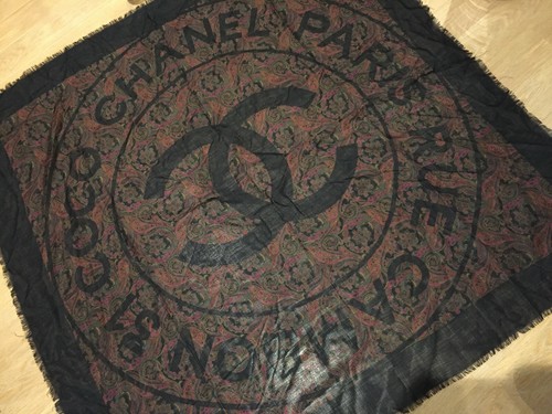 Großes chanel tuch mit - großes,