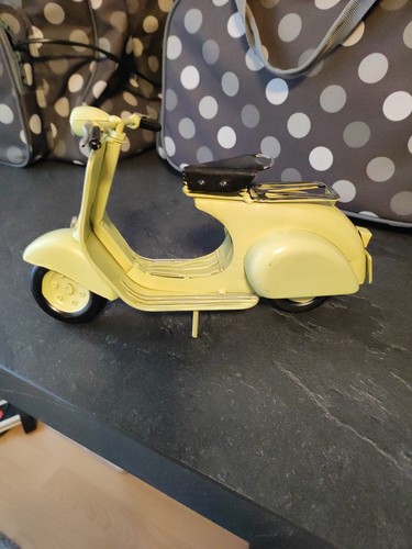 Vespa retro blechmodell beige - vespa,