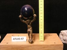 Bronze Altlas mit Weltkugel