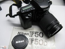 SET: Nikon F50 SLR-Kamera +