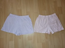 2 kurze, dünne Sommerhosen