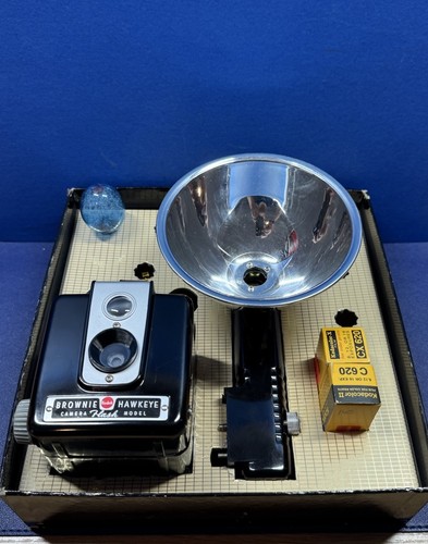 Vintage kodak brownie hawkeye - vintage,