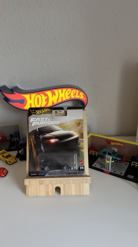 Hot wheels premium - hot, fast