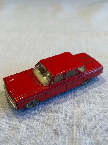 Dinky toys chevrolet - toys, corvair