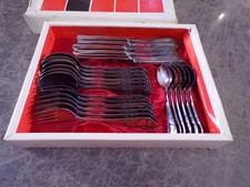 Edles Silberbesteck Dekor