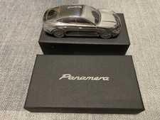 Porsche Panamera 971 Chrom Aluminium Briefbeschwerer Limited Edition
