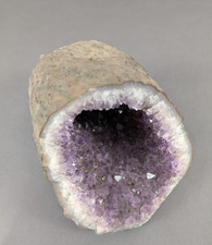 Amethystdruse Kristalle Edelstein runde Form über 4 kg.