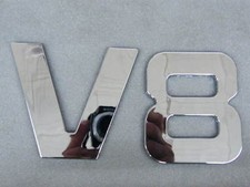 Verchromtes V8 Emblem extra