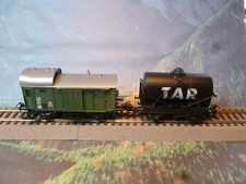 Märklin H0: Güterzugbegleitwagen u. Tankwagen unbespielt, Vitrine, siehe Bilder