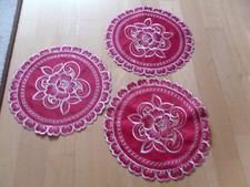 3 weihnachtliche Platzdeckchen Platzset Durchmesser 30 cm rot Blütenmuster
