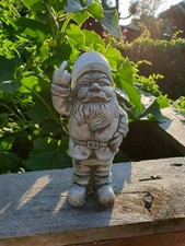 Gartenzwerg  mit Stinkefinger