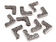 3)  10 Buchecken 16 x 16 mm