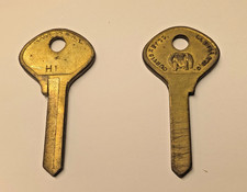 Brass curtis bulldog - ,