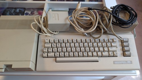 Commodore c64 computer - commodore,