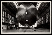 Luftschiff LZ 127 GRAF ZEPPELIN * Einbringen in die Halle * sw Foto-AK ~1933/34