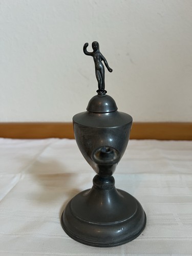 Alte öllampe aus metall mit - Öllampe,
